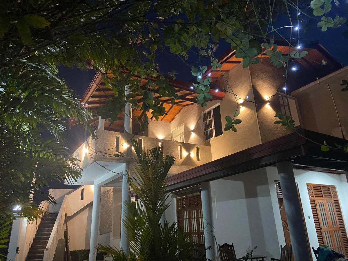 Mirissa Gold Rush Villa ภายนอก รูปภาพ