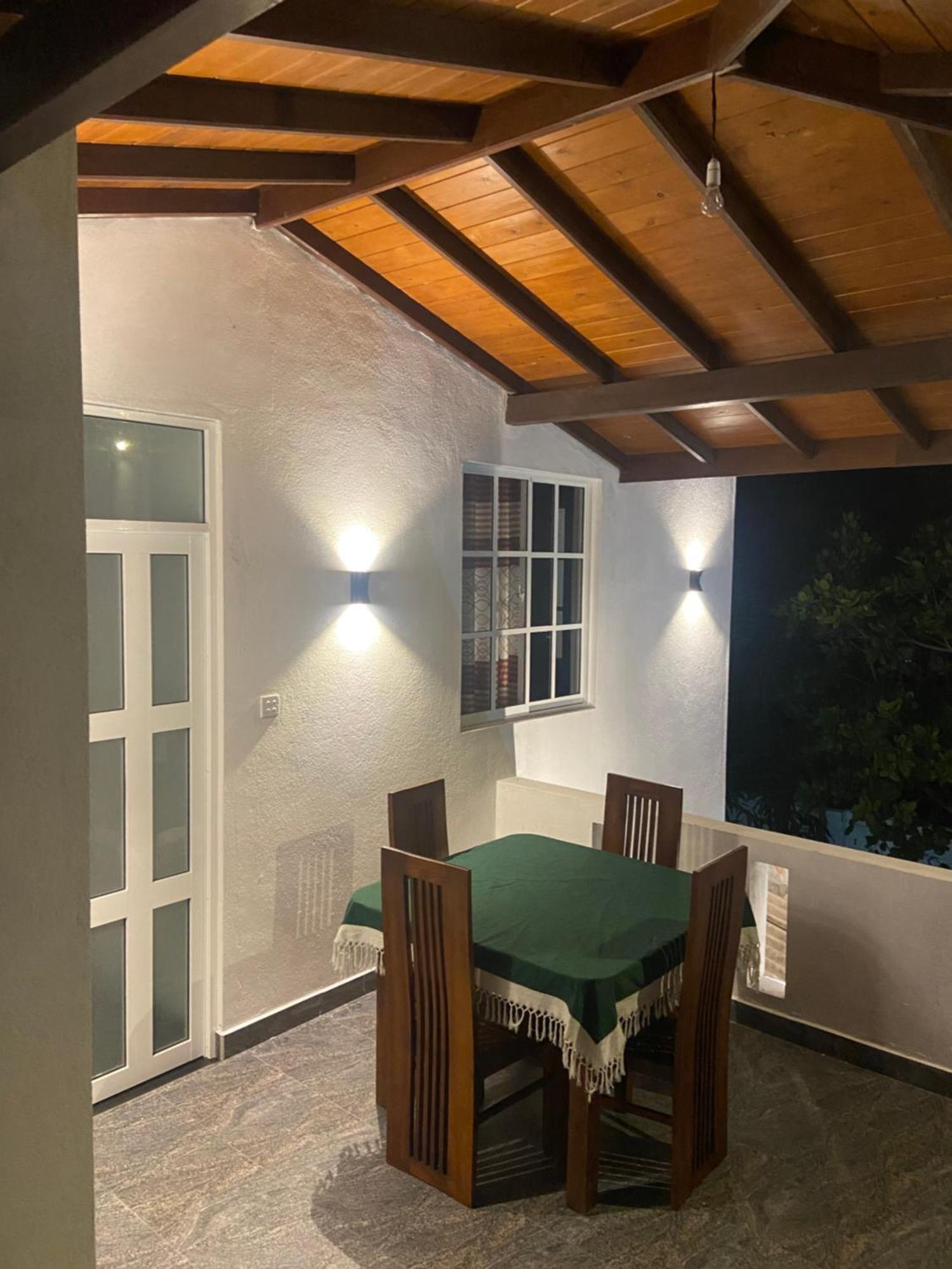 Mirissa Gold Rush Villa ภายนอก รูปภาพ